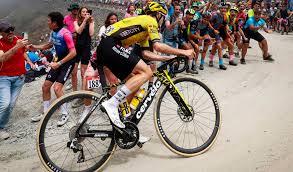 Simon Yates Smashes Finestre Record ...
